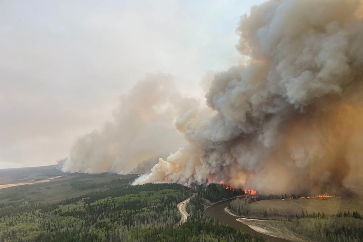 Feux au Canada le Québec, dernière victime des incendies hors norme qui ravagent le pays Maroc24